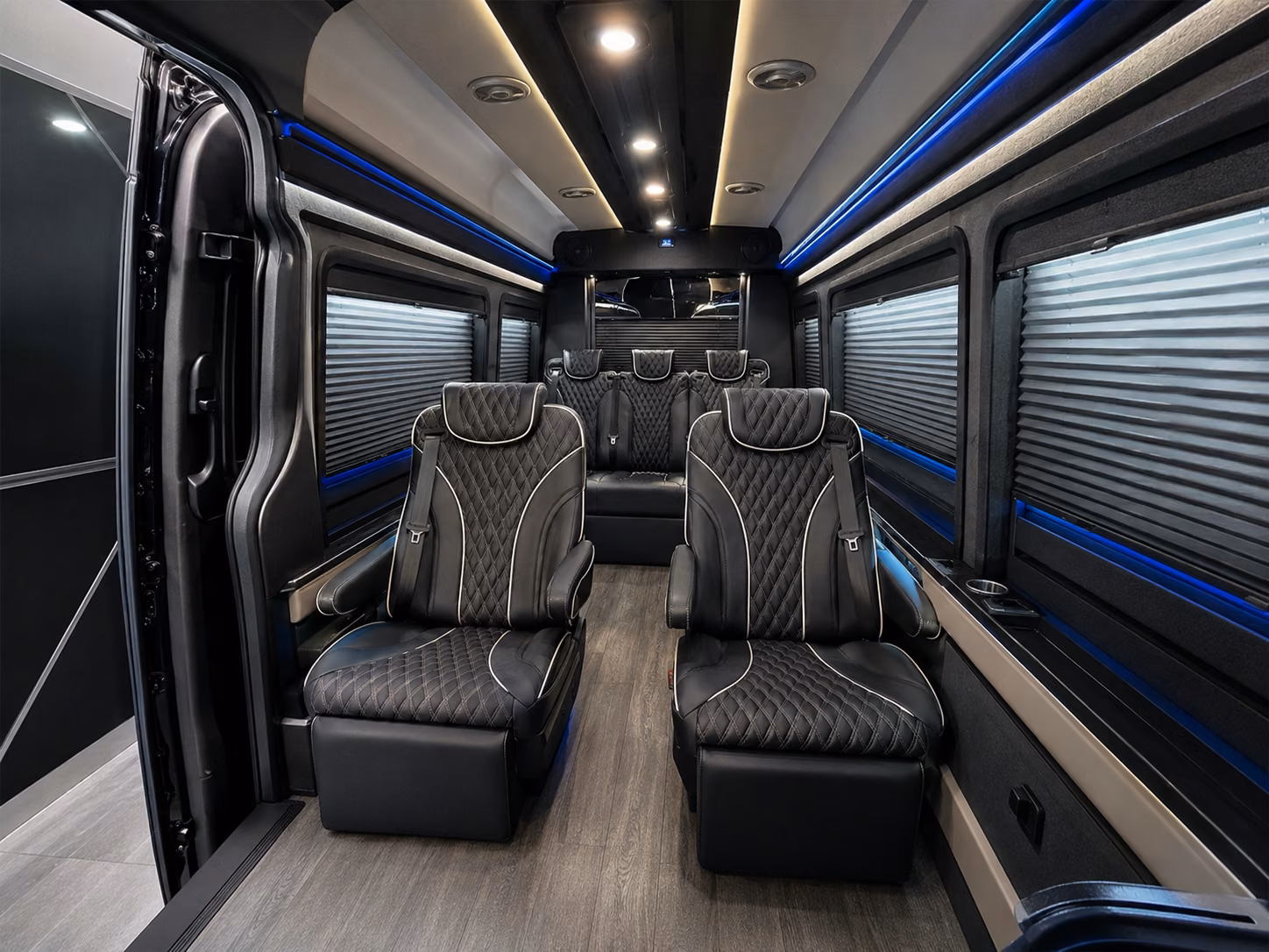 airport shuttle buses to mcclellan palomar airport cld and regional airports